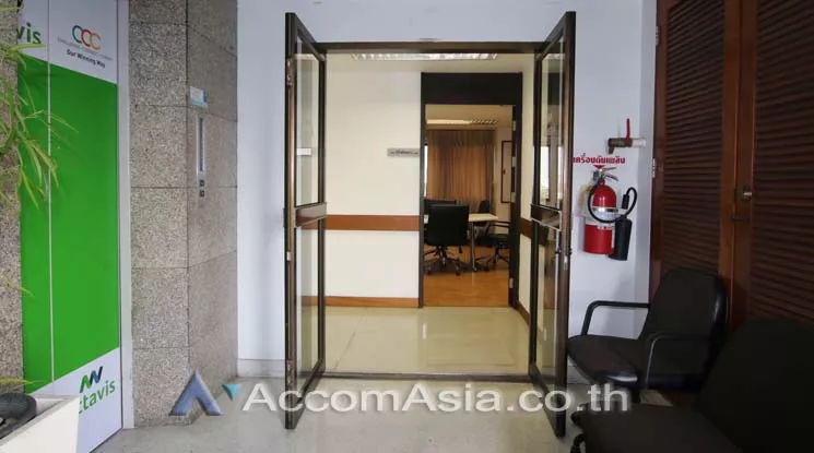  1  Office Space For Rent in Phaholyothin ,Bangkok BTS Ari at Thirapol Building AA14128